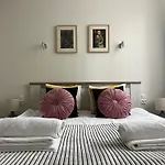 Old Town Residence Bis